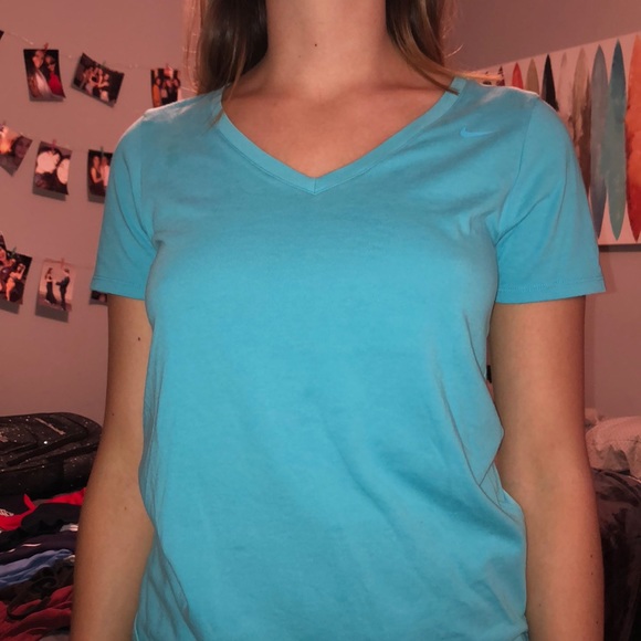 light blue nike tee - Picture 1 of 2